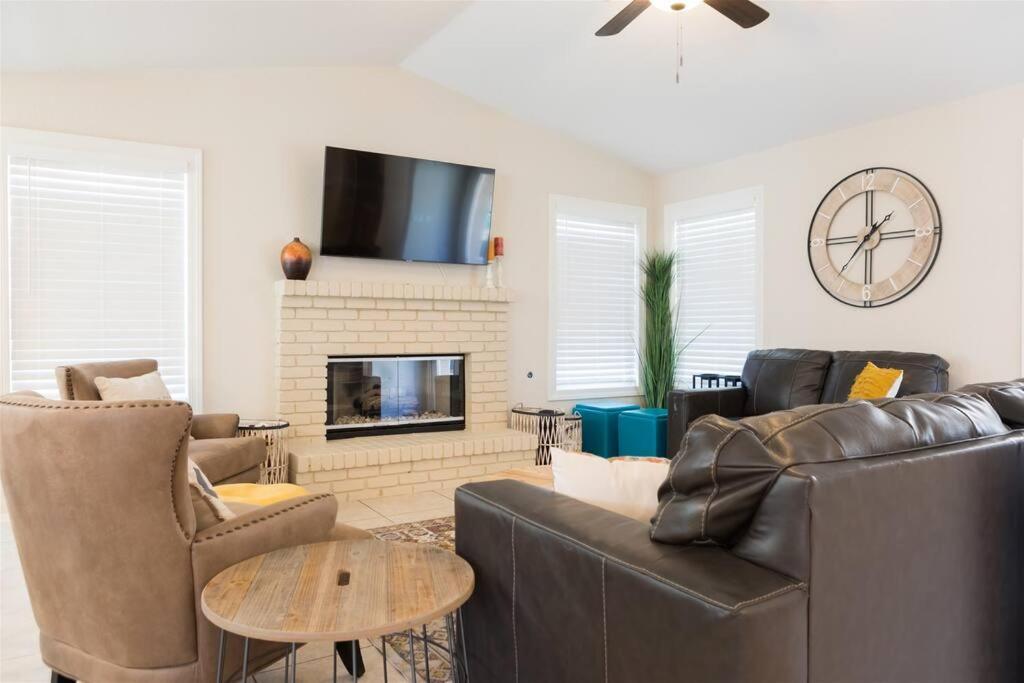 Private Paradise With Pool Heater, Spa, Billiards Avondale Exterior foto