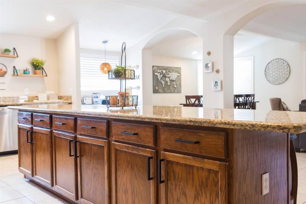 Private Paradise With Pool Heater, Spa, Billiards Avondale Exterior foto